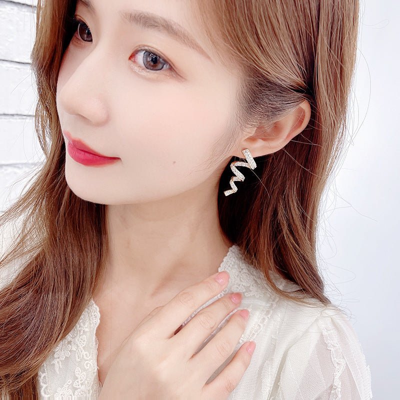 Cold Wind Zircon Minimally Personalized Spiral Wire Earrings